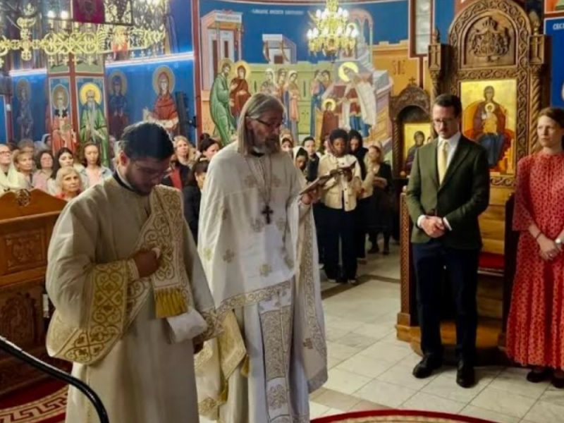 „NEKA GOSPOD ČUVA NAŠ NAROD“: Princ Filip i princeza Danica na liturgiji sa Srbima u Hramu Svetog Save u Stokholmu! (FOTO)