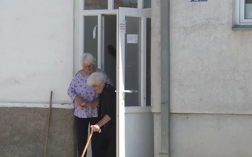 NAKON REAKCIJE MEĐUNARODNIH MISIJA: Ponovo otvorena srpska ambulanta u Kosovskoj Kamenici! (VIDEO)