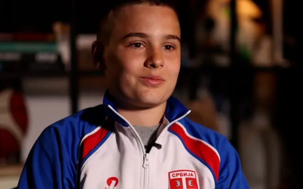 TATA RADOM NA KRUZERU FINANSIRA SRPSKOG ŠAMPIONA: Andrija (12) je reprezentativac u dva različita sporta, osvojio 300 medalja! (VIDEO)