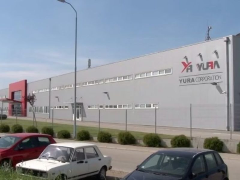 „RADIMO U RADNOM LOGORU, HITNA POMOĆ STALNO DOLAZI“: Radnici fabrike u Nišu tvrde da ih drže na paklenim temperaturama bez klime!