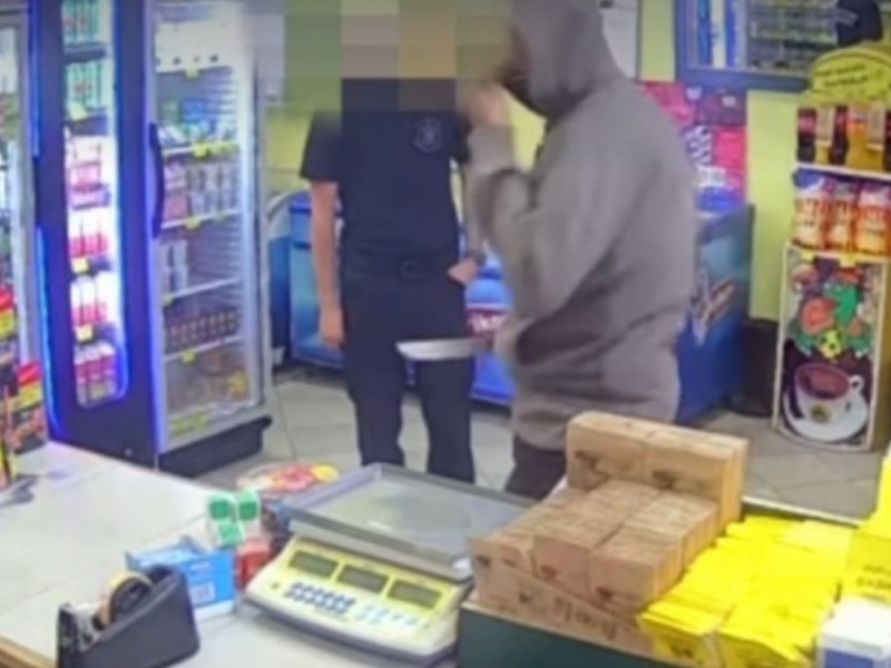 HEROJ JE HEROJ I BEZ UNIFORME: Vatrogasac Luka u prodavnicu u Šapcu golim rukama savladao naoružanog lopova! (VIDEO)