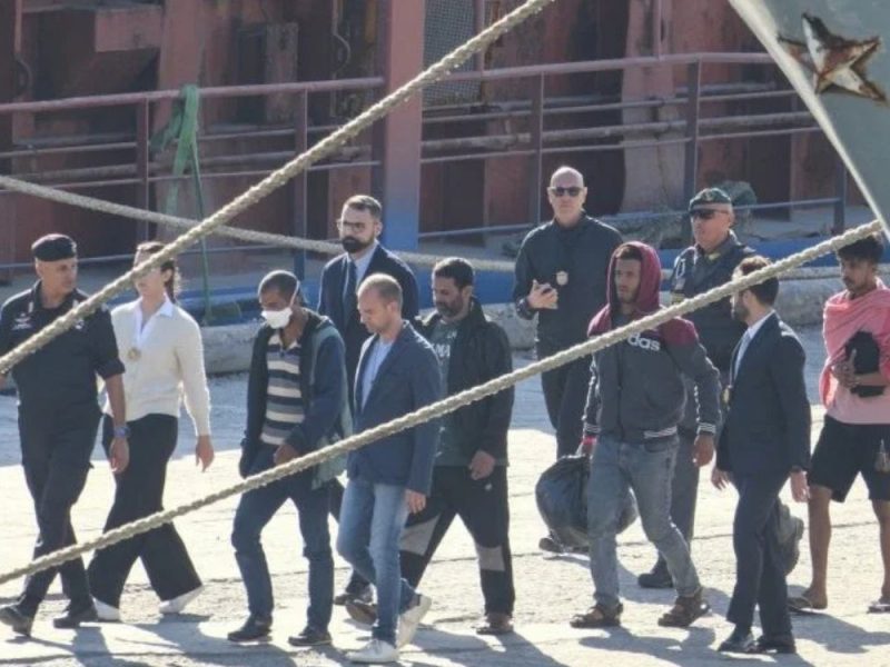 EU MENJA MIGRACIONU POLITIKU: Odobren plan za masovne deportacije i otvaranje pritvorskih centara u trećim zemljama!