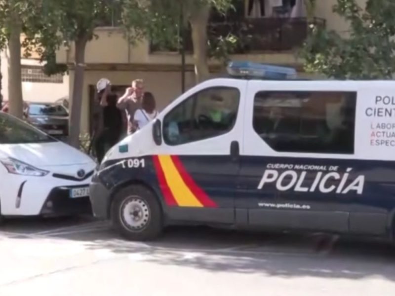 UŠETAO U POLICIJU KRVAVIH RUKU: Otac (24) zverski ubio logopeda jer je verovao da zlostavlja njegovog dvogodišnjeg sina! (VIDEO)