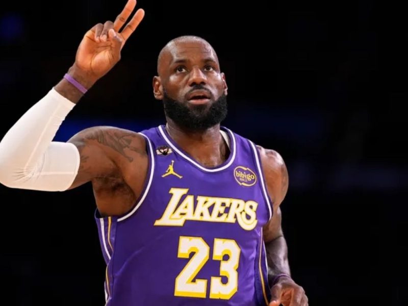 ZEMLJOTRES U NBA LIGI: Lebron napustio Lejkerse, ali će igrati i naredne sezone!