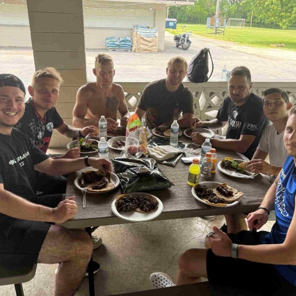TEAM BUILDING UMESTO UTAKMICE: Meč sa Grcima odložen, timski duh ojačan uz roštilj i pivo! (FOTO GALERIJA)