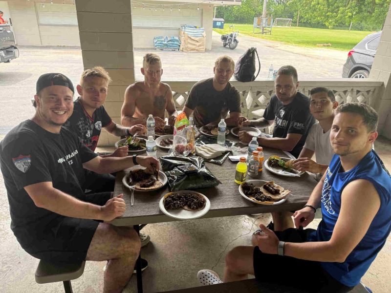 TEAM BUILDING UMESTO UTAKMICE: Meč sa Grcima odložen, timski duh ojačan uz roštilj i pivo! (FOTO GALERIJA)