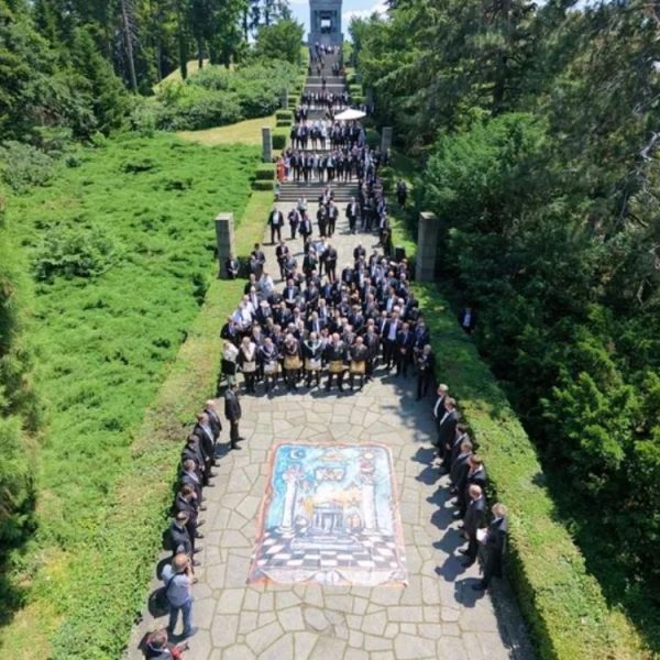 VELIKI MASONSKI SKUP U BEOGRADU: Slobodni zidari potpisali „deklaraciju mira“ i otvorili spomenik u prestonici!