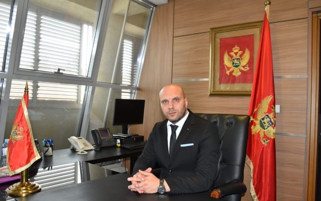 NA ZAHTEV BIA: Bivšem direktoru crnogorske policije zabranjen ulazak u Srbiju, sa granice vraćen i političar!