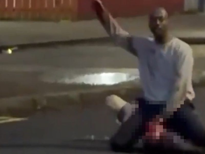 HTEO NOŽEM DA MU ODRUBI GLAVU: Ovo je zverski pokušaj ubistva koji je zapalio Severnu Irsku! (UZNEMIRUJUĆI VIDEO)