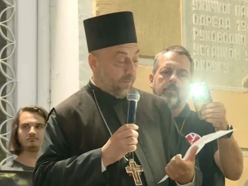 CRKVA KAZNILA SVEŠTENIKA KOJI JE STAO UZ STUDENTE: Suspendovan otac Milić Dragović iz Užica, koji je javno pozvao Vučića da raspiše izbore! (VIDEO)
