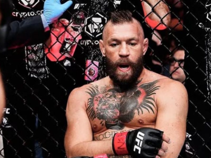 NIJE POMOGLA NI PESMA VLADIKE NIKOLAJA: Konor Mekgregor doživeo veliki peh u ringu i izgubio meč u prvoj rundi! (VIDEO)