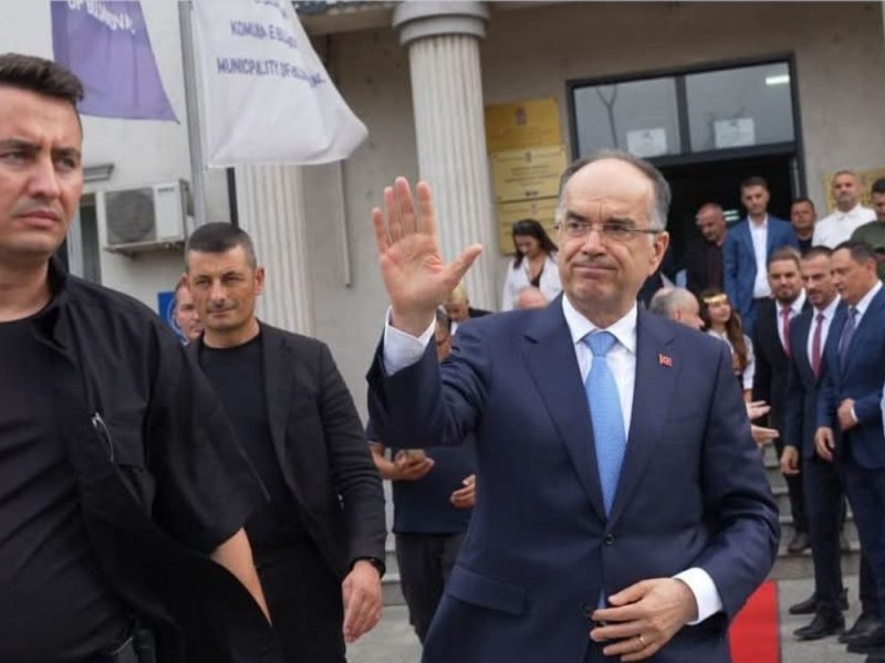 PREDSEDNIK ALBANIJE U POSETI PREŠEVU I BUJANOVCU: Dok Begaj sa dugim cevima obilazi srpske opštine bez srpskih obeležja, Srbe na Kosovu hapse zbog trobojke! (VIDEO)