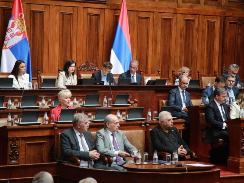 POSLE TRI DANA BURNE RASPRAVE U SKUPŠTINI: Poslanici nisu izglasali nepoverenje Vladi Srbije!