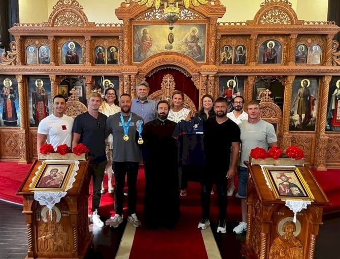 SRPSKI KAJAKAŠI ZAHVALNI BOGU: Šampioni Svetskog kupa poklonili zlatnu medalju crkvi u Montrealu! (FOTO)