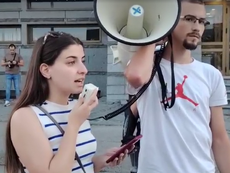 VALJEVO PAMTI: Prošlo je skoro godinu dana od brutalnog prebijanja demonstranata, a optužnica još nema!