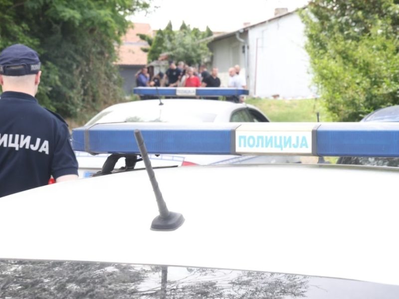 UŽAS NA ZVEZDARI: Azerbejdžanac prišao ženi sa leđa dok je zalivala cveće i probao da je napastvuje, spasao je suprug!