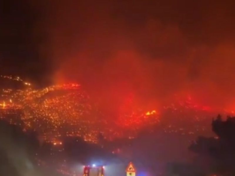 SEDMORO LJUDI SE BORI ZA ŽIVOT, IMA I MRTVIH: Veliki požar napravio pustoš kod Omiša, gutao kuće i brodove! (VIDEO)