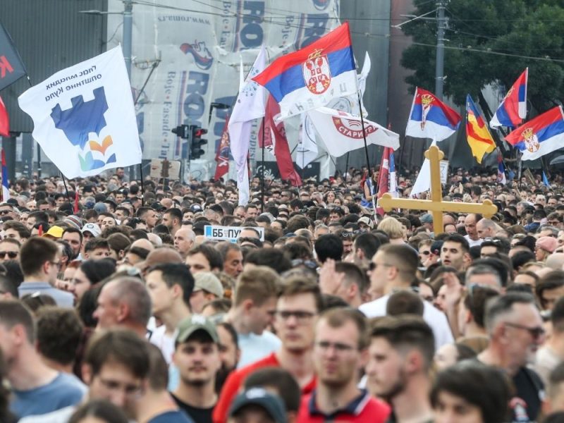 MLADI TRAŽE PROMENE: Gotovo 90 odsto bi izašlo sutra na izbore, više od polovine tvrdi da nisu slobodni!