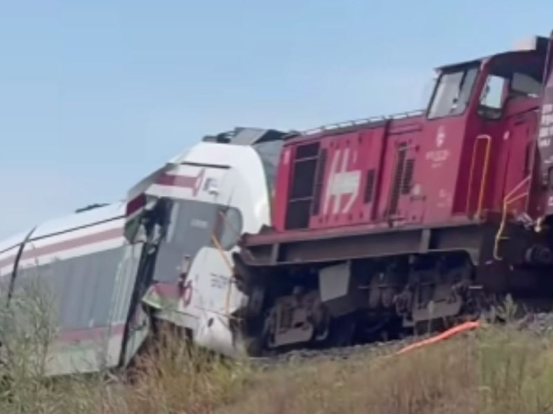 TEŠKA ŽELEZNIČKA NESREĆA KOD BJELOVARA: U sudaru teretnog i putničkog voza povređeno 20 osoba! (VIDEO)