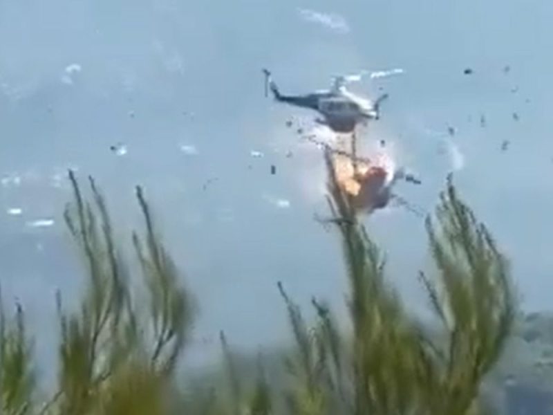EPILOG TRAGEDIJE U GRČKOJ: Danski pilot i grčki vatrogasac stradali u sudaru helikoptera! (VIDEO)