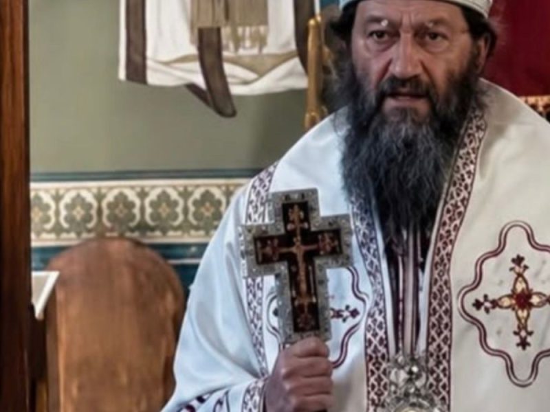 POVRATAK U MANASTIR: Vladika Justin služio prvu liturgiju posle razrešenja!