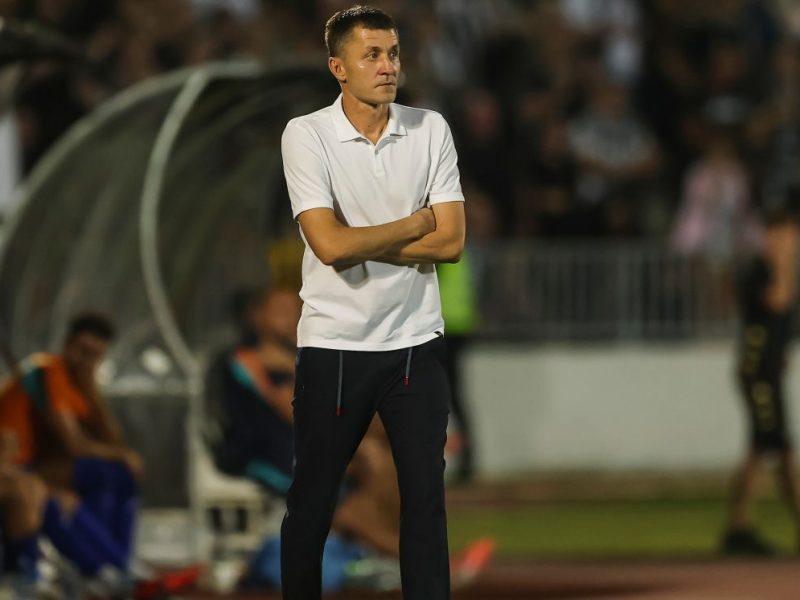 SAŠA ILIĆ ODUSTAO OD OSTAVKE: I pored eliminacije iz Evrope ostaje trener Partizana, klub se oglasio zvaničnim saopštenjem!