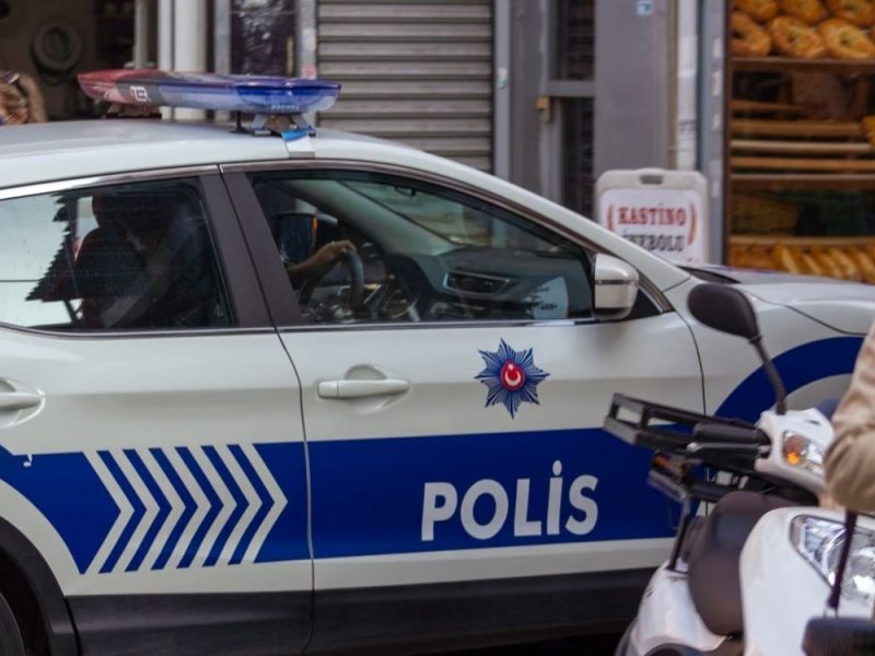 NAPAD ISPRED SREDNJE ŠKOLE U TURSKOJ: U pucnjavi povređeno više osoba, policija privela osumnjičenog!