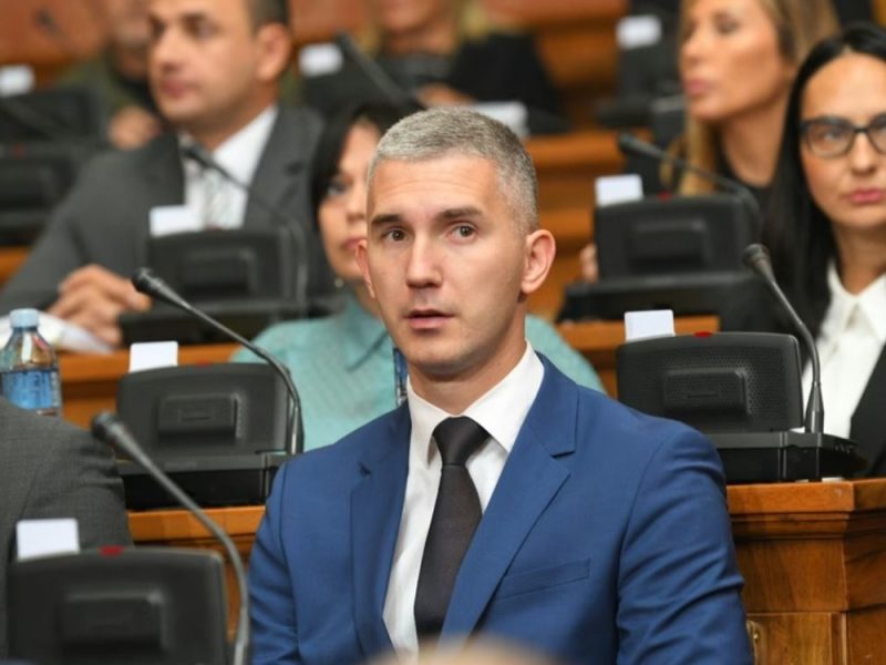 POLITIČKA SCENA PRED VELIKOM PROMENOM: Stanković poručuje da stranke imaju samo dva puta!