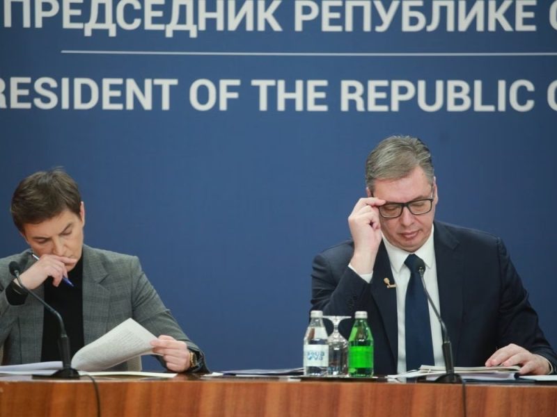 ZAVRŠENA PRIMOPREDAJA PREDSEDNIČKE DUŽNOSTI: Vučić predao funkciju Ani Brnabić koja postaje v.d. predsednika!