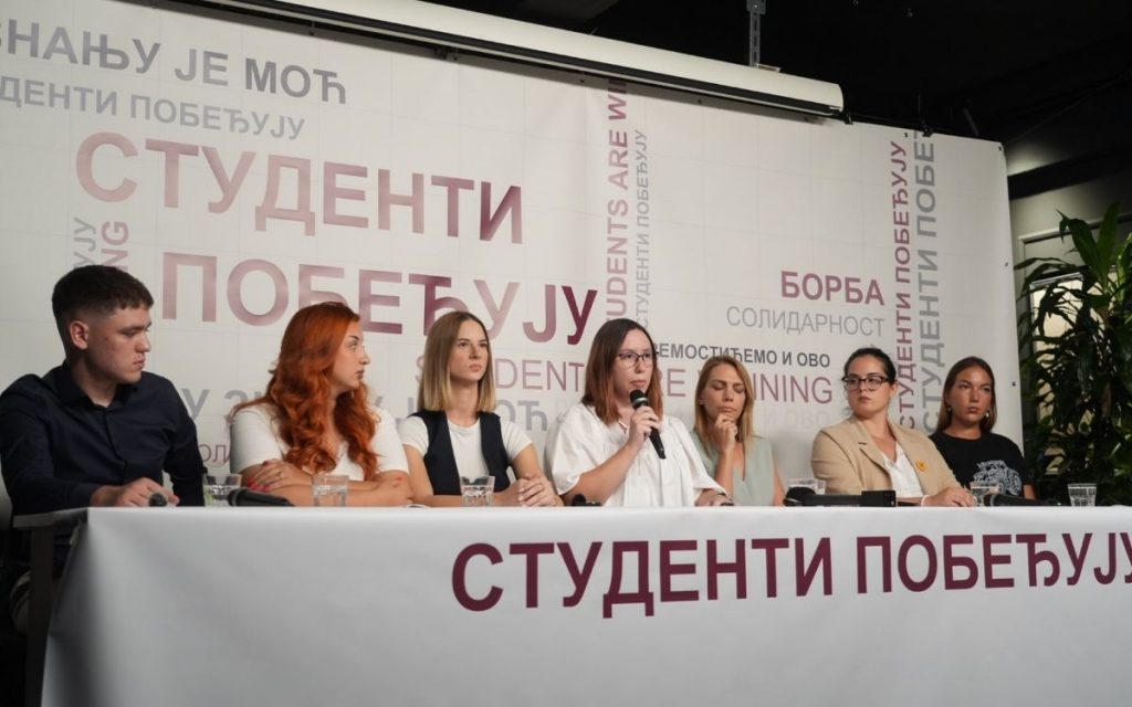 „REŽIM JE ULOŽIO MILIONE DA NAS ŠPIJUNIRA“: Studenti otkrili kako su im telefoni nadzirani zloglasnim špijunskim softverom „Pegazus“! (VIDEO)