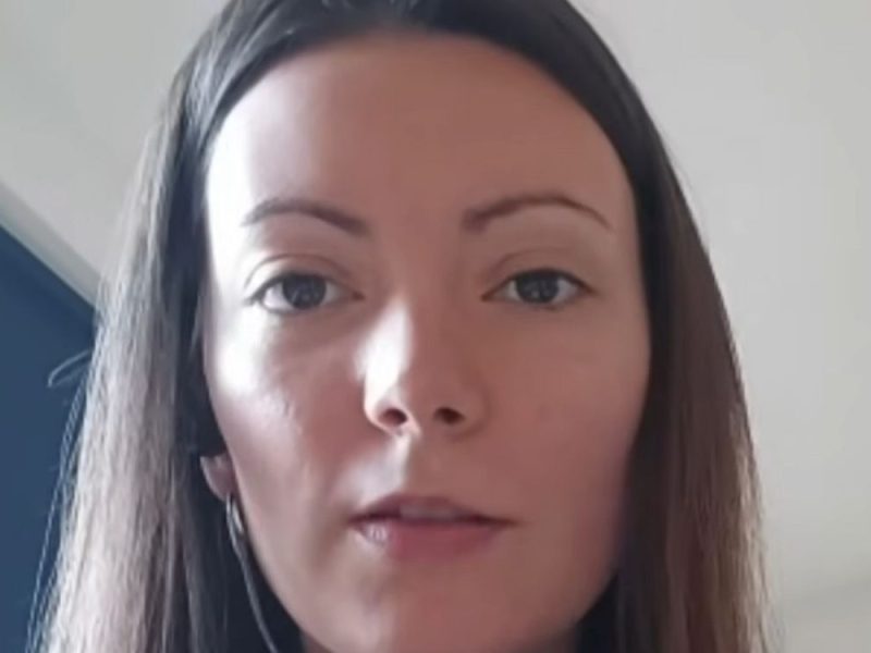 AKTIVISTKINJA IZ EGZILA PORUČILA: „Ne prihvatam Vučićevu milost, postupak protiv nas je bio montiran!“