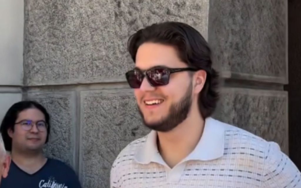 NIŠKI STUDENT DOČEKAO PRAVDU: Oslobođen optužbi da je jajima i vodom gađao gradonačelnika! (VIDEO)