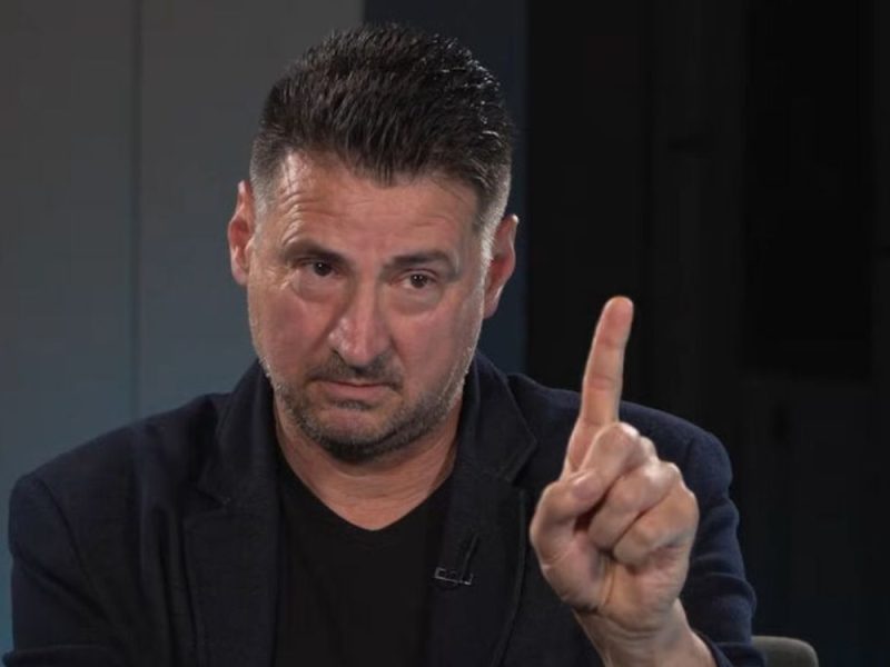 „INFARKT ZASAD IZBEGNUT“: Vladimir Grbić objavio fotografiju iz bolničkog kreveta! (FOTO)