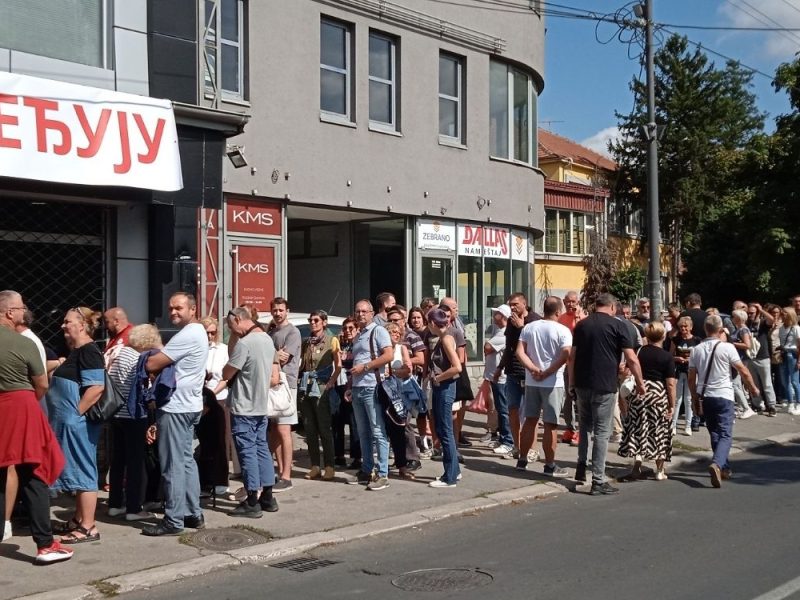 NAKON ŠTO JE DALA POTPIS STUDENTIMA: Majka deteta sa cističnom fibrozom izbačena je iz Viber grupe „Kragujevac pacijenti“!