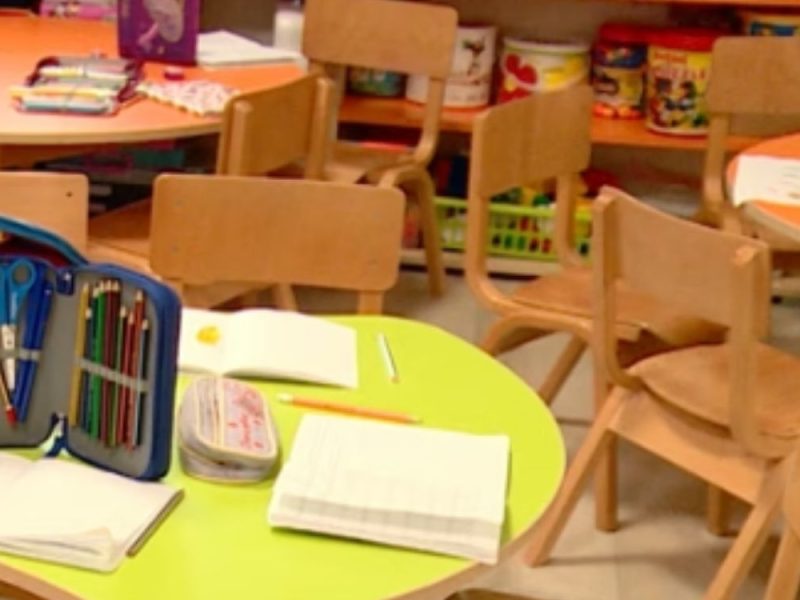 OBRUŠIO SE PLAFON U VRTIĆU U VRŠCU: Povređeni dete i vaspitačica, direktorka naredila da se ćuti o incidentu!
