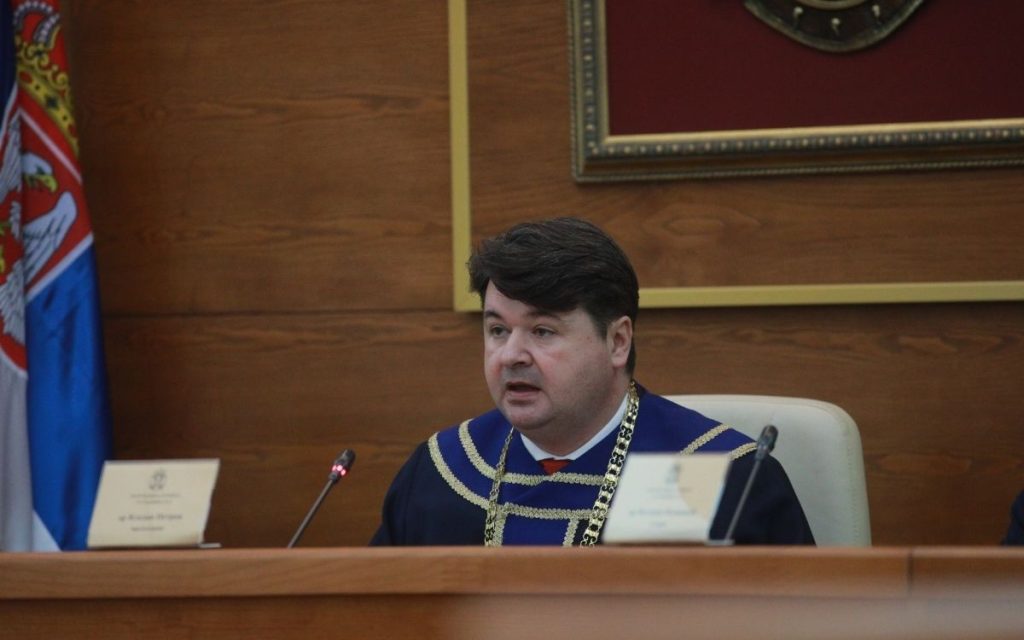 SKANDALOZNA IZJAVA PREDSEDNIKA USTAVNOG SUDA: “Ako studenti nemaju šta da kriju, zašto bi se brinuli ako ih neko priskuškuje” (VIDEO)