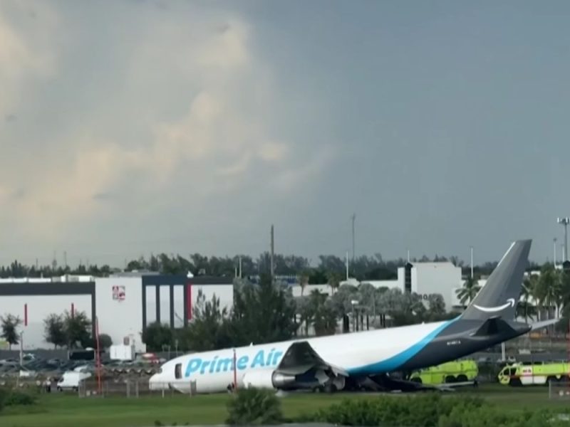 STRAVIČNA NESREĆA U MAJAMIJU: Avion izleteo sa piste i pokosio vozila, poginulo pet osoba! (VIDEO)