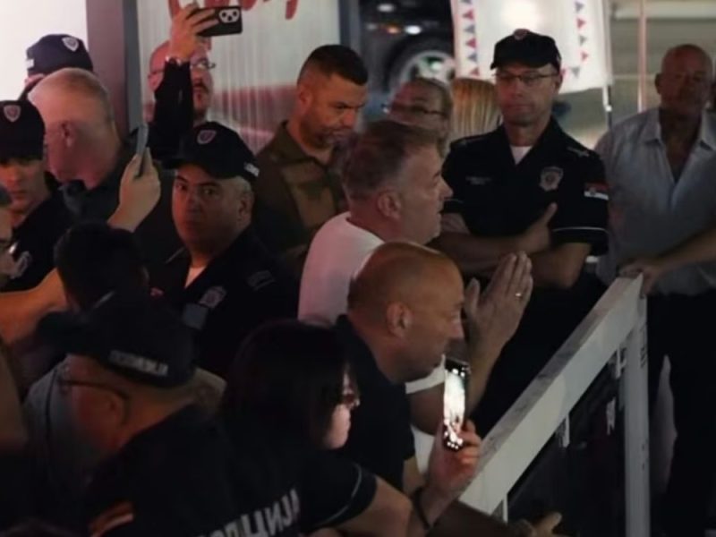 KRAGUJEVČANI UZELI STVAR U SVOJE RUKE: Izašli ispred zgrada i naterali naprednjake da sklone šatore nakon više od mesec dana!