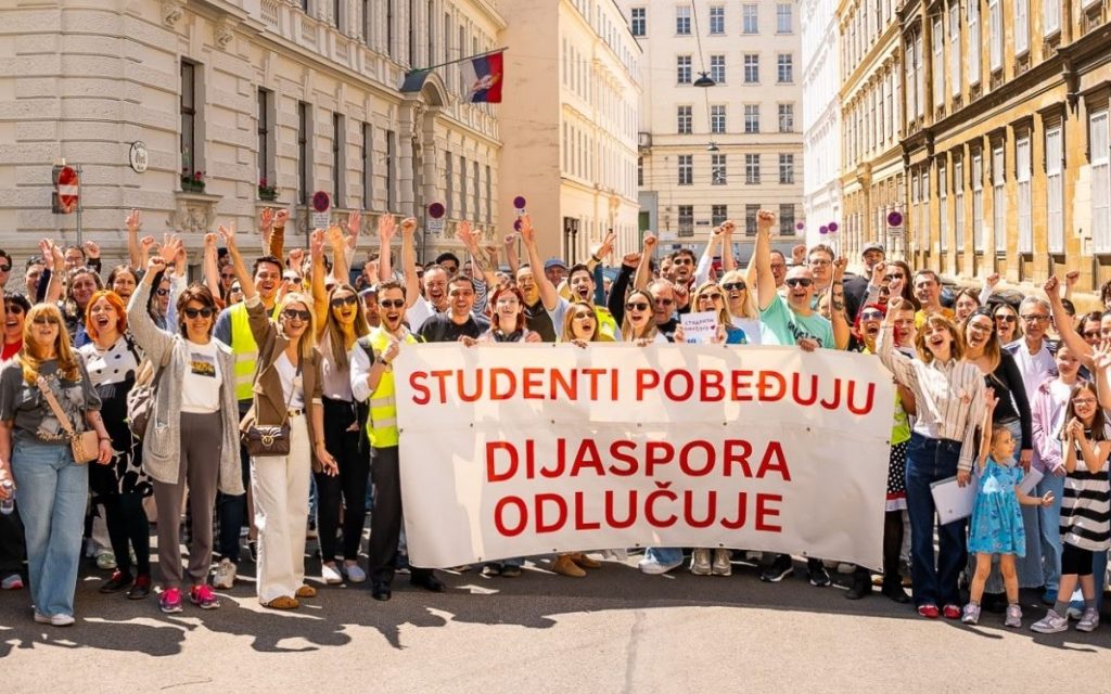 DIJASPORO, I VAŠ GLAS SE RAČUNA! Ovo je sve što morate da znate ako želite da glasate iz inostranstva!