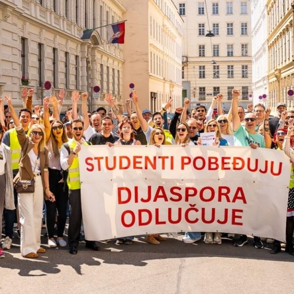 DIJASPORO, I VAŠ GLAS SE RAČUNA! Ovo je sve što morate da znate ako želite da glasate iz inostranstva!