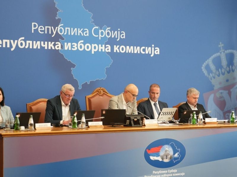„SVI KREĆU OD NULE“: RIK usvojio obrazac za podnošenje izbornih lista, sednica protekla u burnoj raspravi zbog opstrukcija i fantomskih udruženja!