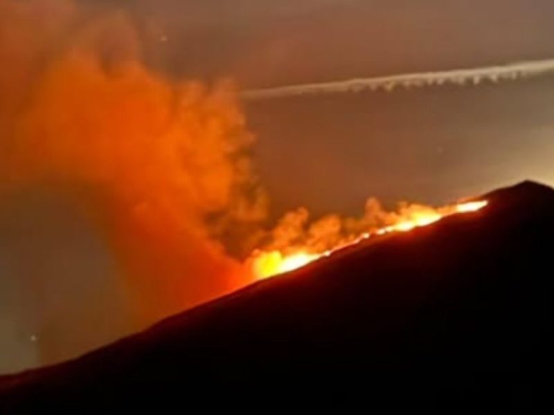 VELIKI POŽAR NA RTNJU: Vatra bukti na nepristupačnom terenu, meštani strahuju za četinarsku šumu! (FOTO)