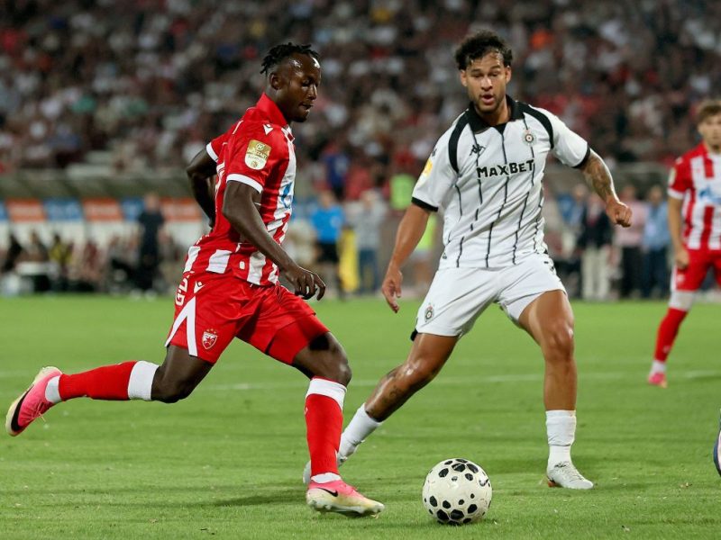 DERBI REŠEN NA POLUVREMENU: Zvezda slavila protiv Partizana, meč obeležio minut ćutanja Ratku Mladiću! (VIDEO)