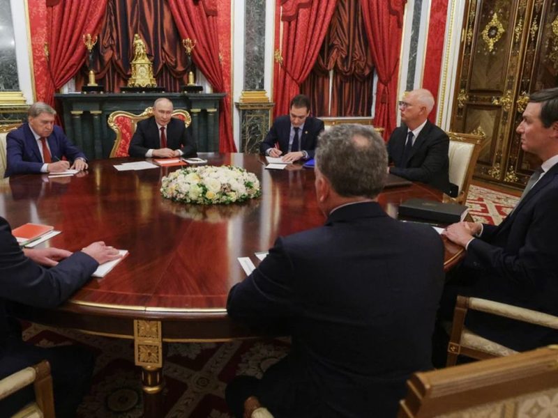 RAZGOVARAO I SA PUTINOM I SA ZELENSKIM: Trampov zet otkrio šta je najveća prepreka ka prestanku rata između Rusije i Ukrajine! (FOTO)