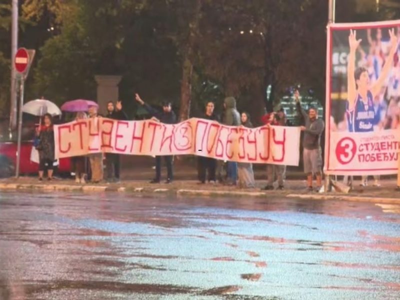 INCIDENTI NA NOVOM BEOGRADU: Sukobile se pristalice Studentske liste i naprednjački plaćenici!