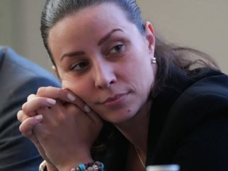 EVROPOSLANICA SE POKLONILA SRPSKIM STUDENTIMA: Joveva: “Ispisali ste jedan od najlepših udžbenika istorije!”