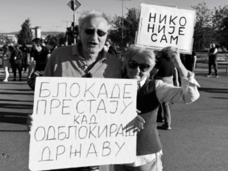 TUGA U NOVOM SADU: Preminuo profesor u penziji koji je od prvog dana bio uz studente na ulici, đaci mu pevali pod bolničkim prozorom! (VIDEO)