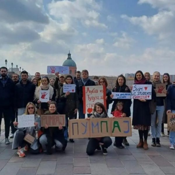 KO SPREČAVA SRBE U FRANCUSKOJ DA GLASAJU? Dijaspora iz Tuluza hoće svoje biračko pravo, evo ko ih u tome koči!