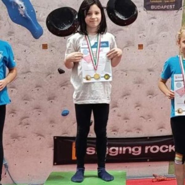 VELIKI USPEH MALIH ŠAMPIONKI: Penjačice subotičkog Spartaka osvojile tri medalje u Budimpešti!