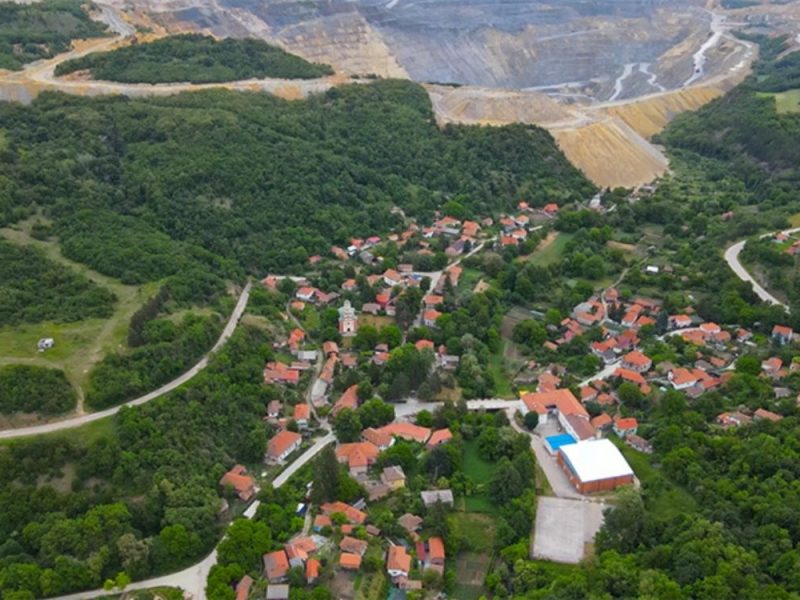 RUDNIK SVE BLIŽI KUĆAMA U KRIVELJU KOD BORA: Meštani godinama čekaju preseljenje, traže hitnu zaštitu i odgovore nadležnih!